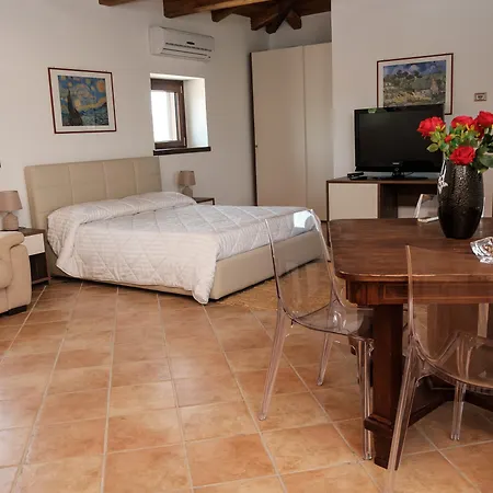 Taverna Ferrigno Farm stay Padula