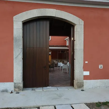 Taverna Ferrigno * Padula